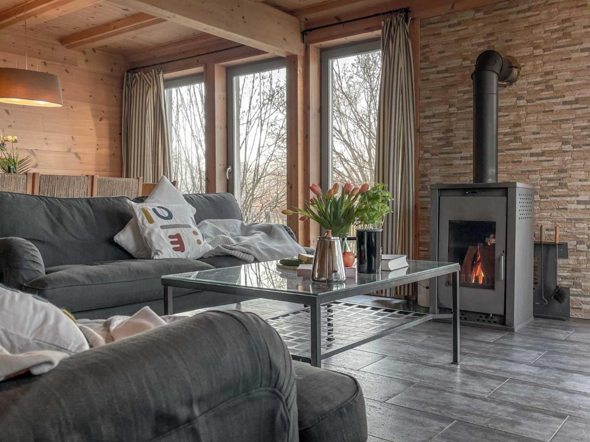 Traumhaff Kuestenchalets - Einzigartige Chalets An Der Ostsee. Ganz Aus Laerchenholz Mit Kamin Und Sauna Vogelsang-Warsin Екстериор снимка